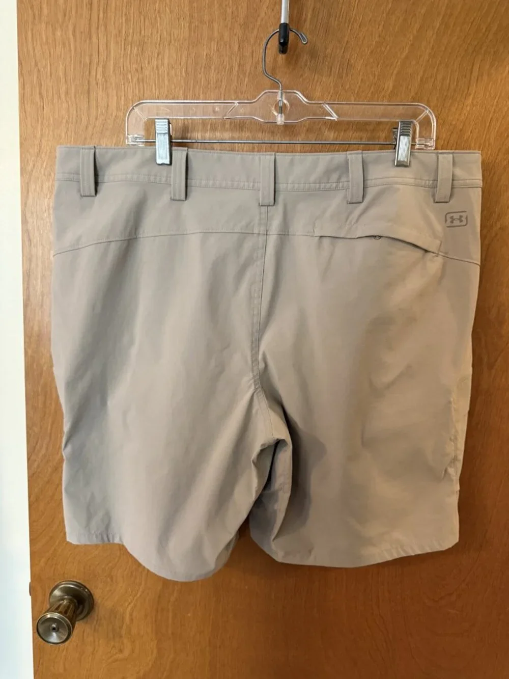 Under Armour Fish Pro Hunter 2.0 Cargo Shorts Size 40 Khaki Tan Pockets UPF 50+ - Picture 3 of 12
